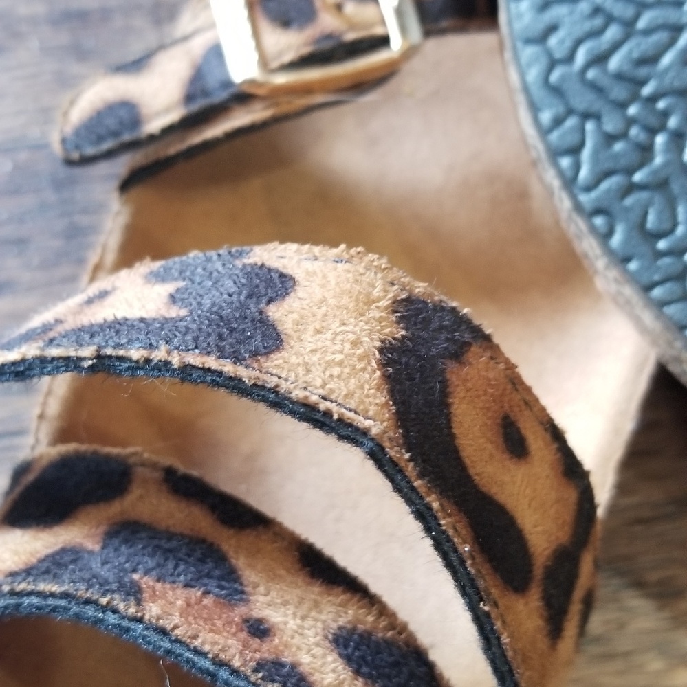 Sandals - Picture 3 of 3